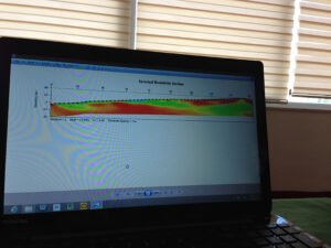 The first 2 dimensional pictures from the resistivity scans were spectacular! They showed the ship was streamlined exactly as Ron Wyatt had determined from his research! Notice the green section on the left- it is just like Ron's model.