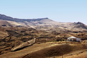 Noahs' Ark and the visitors center (© Mary Nell Lee)